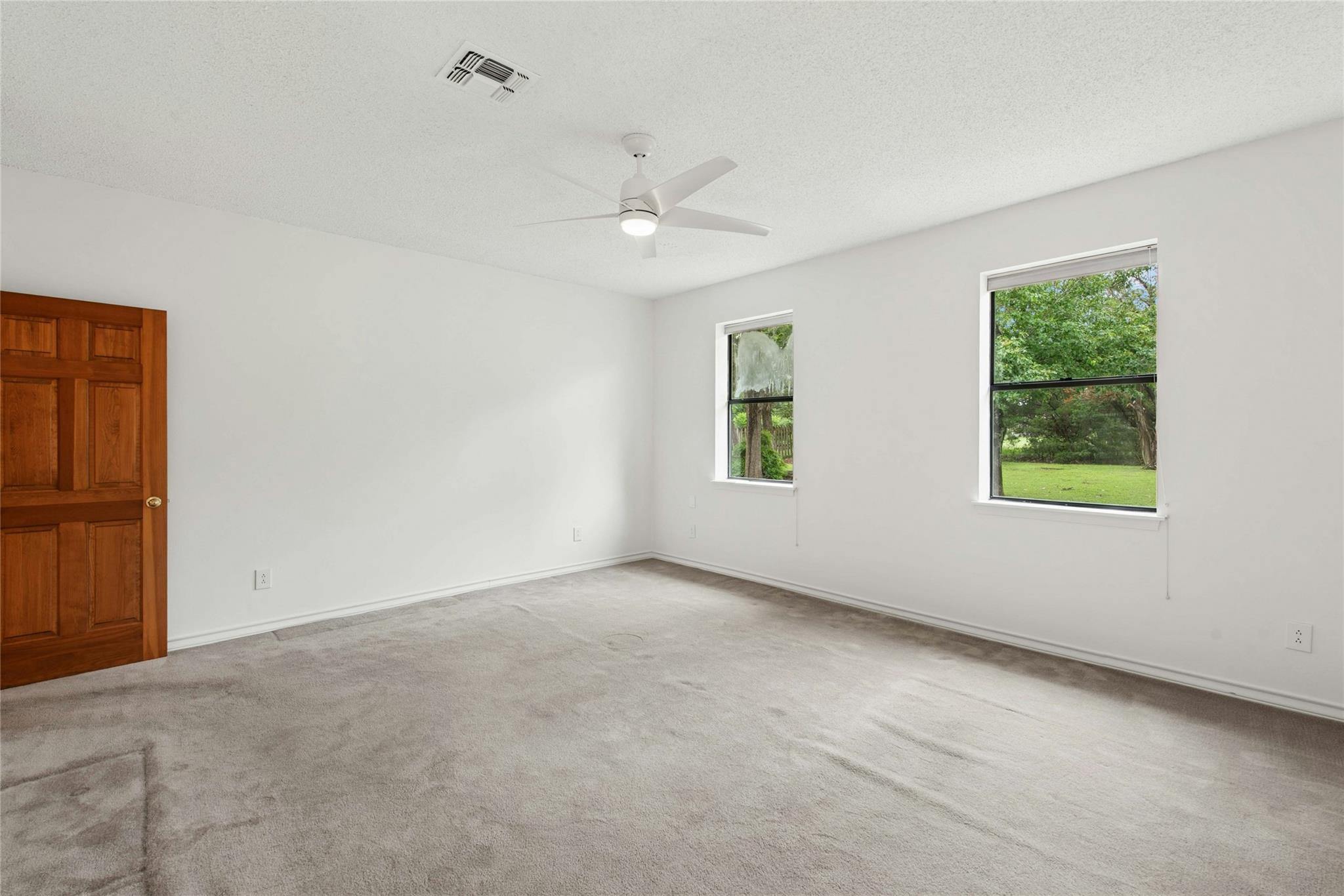 140 Donna DR