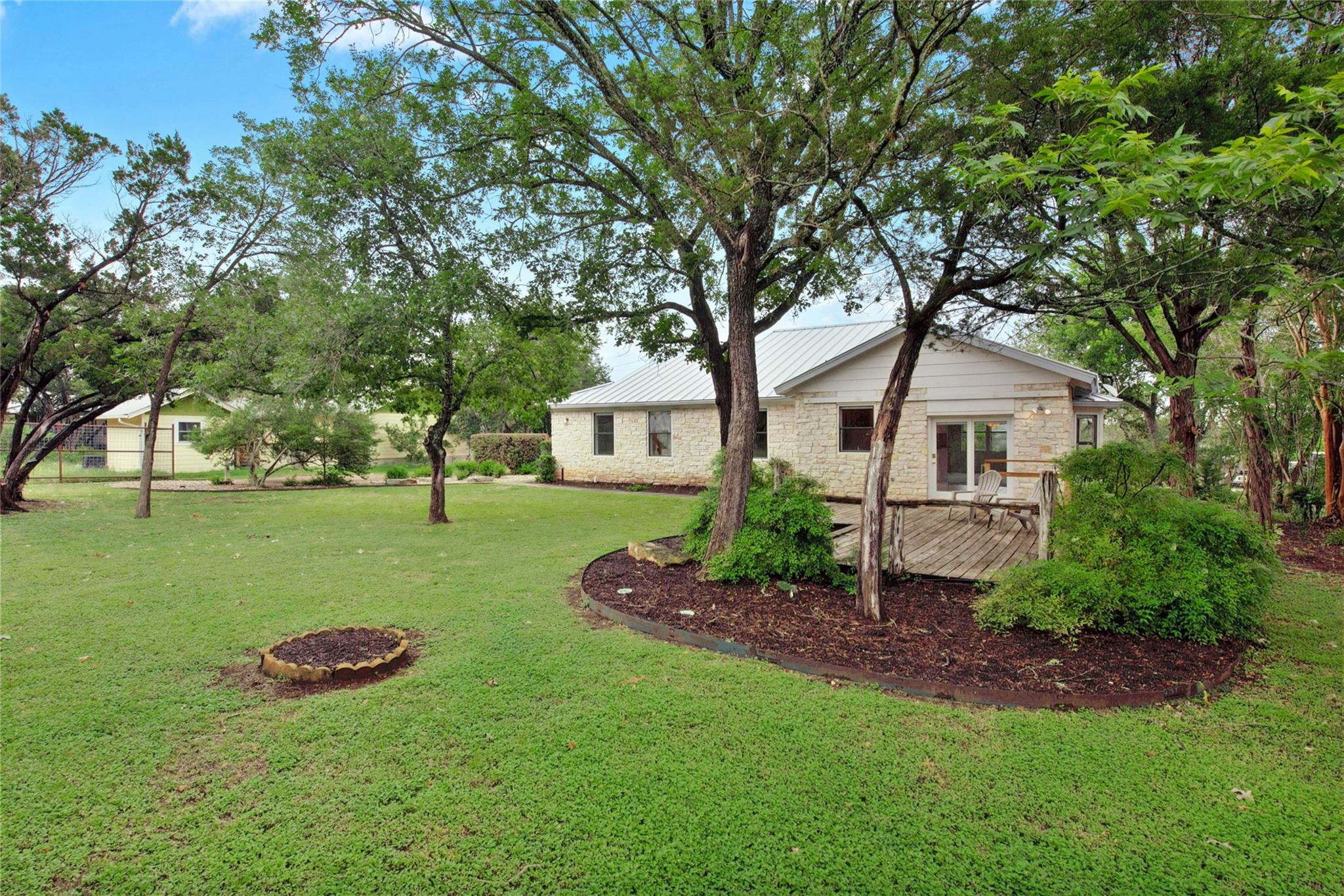 140 Donna DR