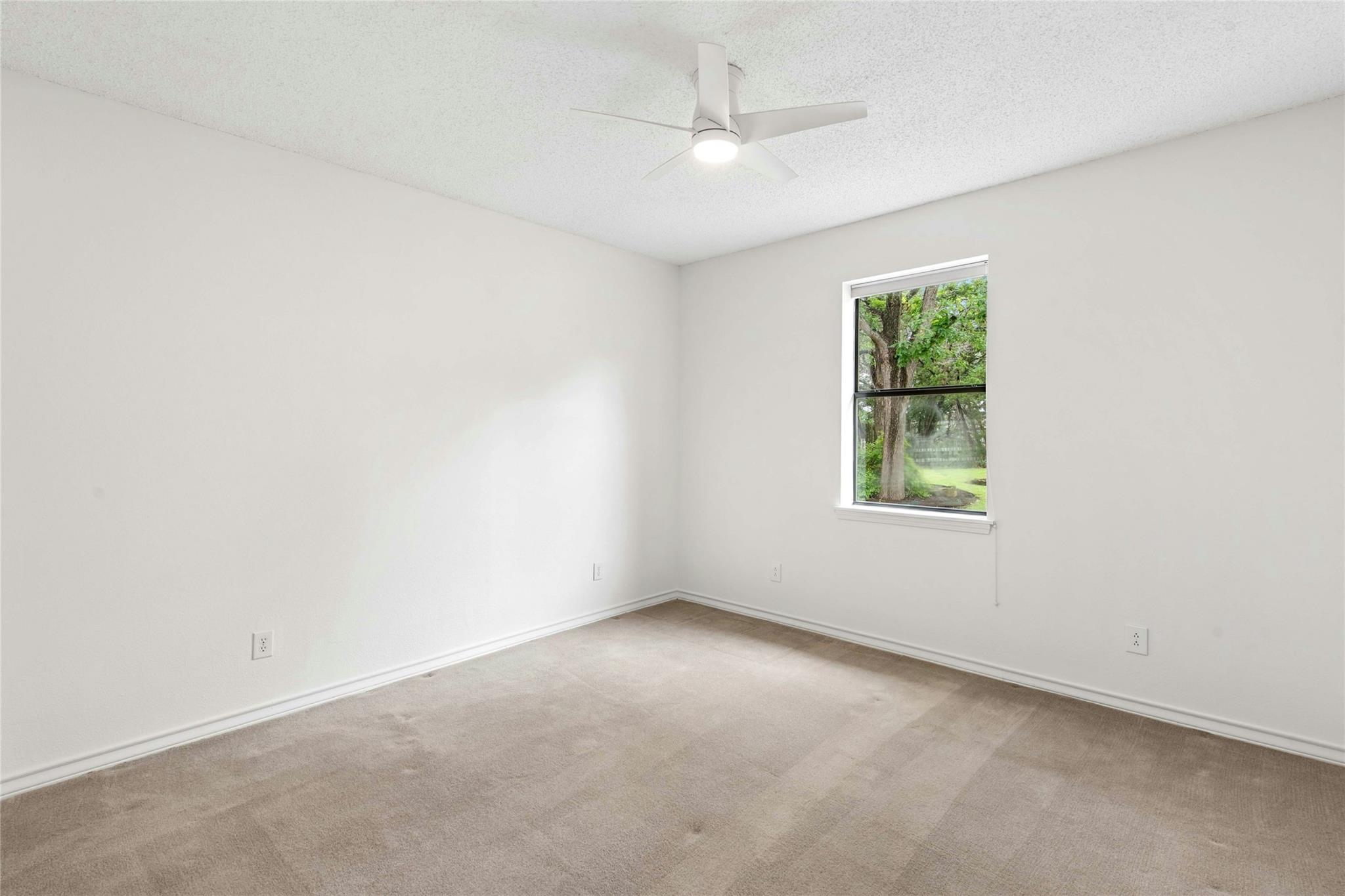 140 Donna DR