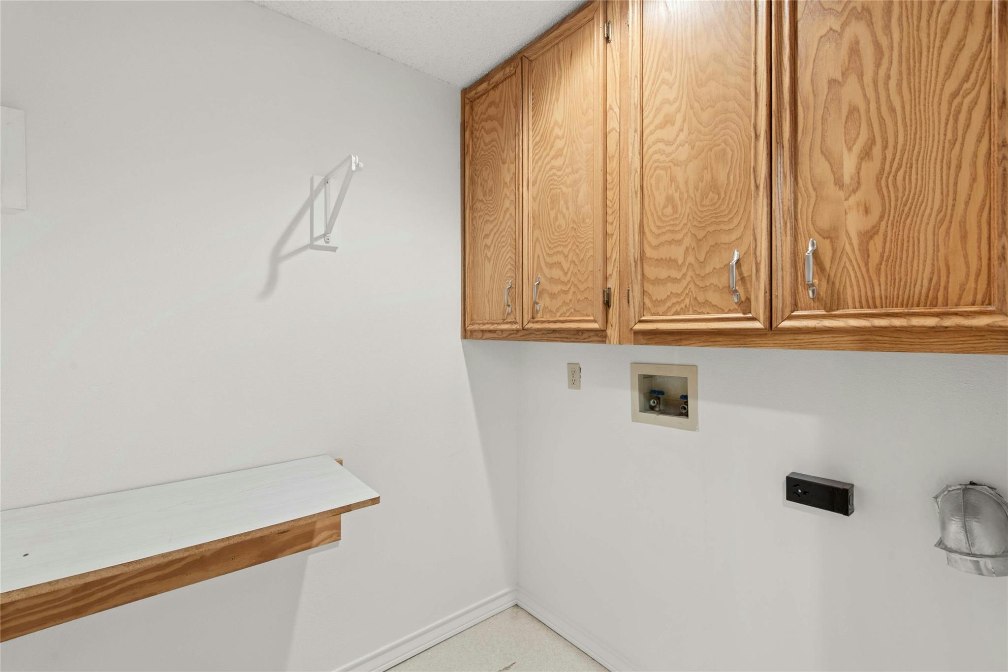 140 Donna DR