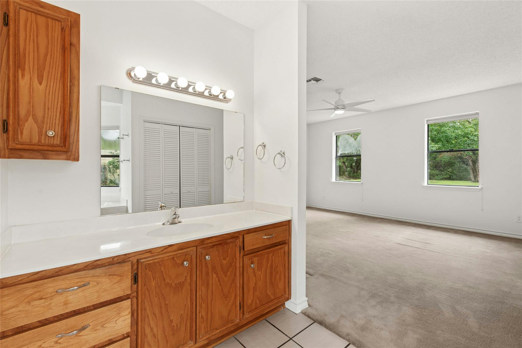 140 Donna DR