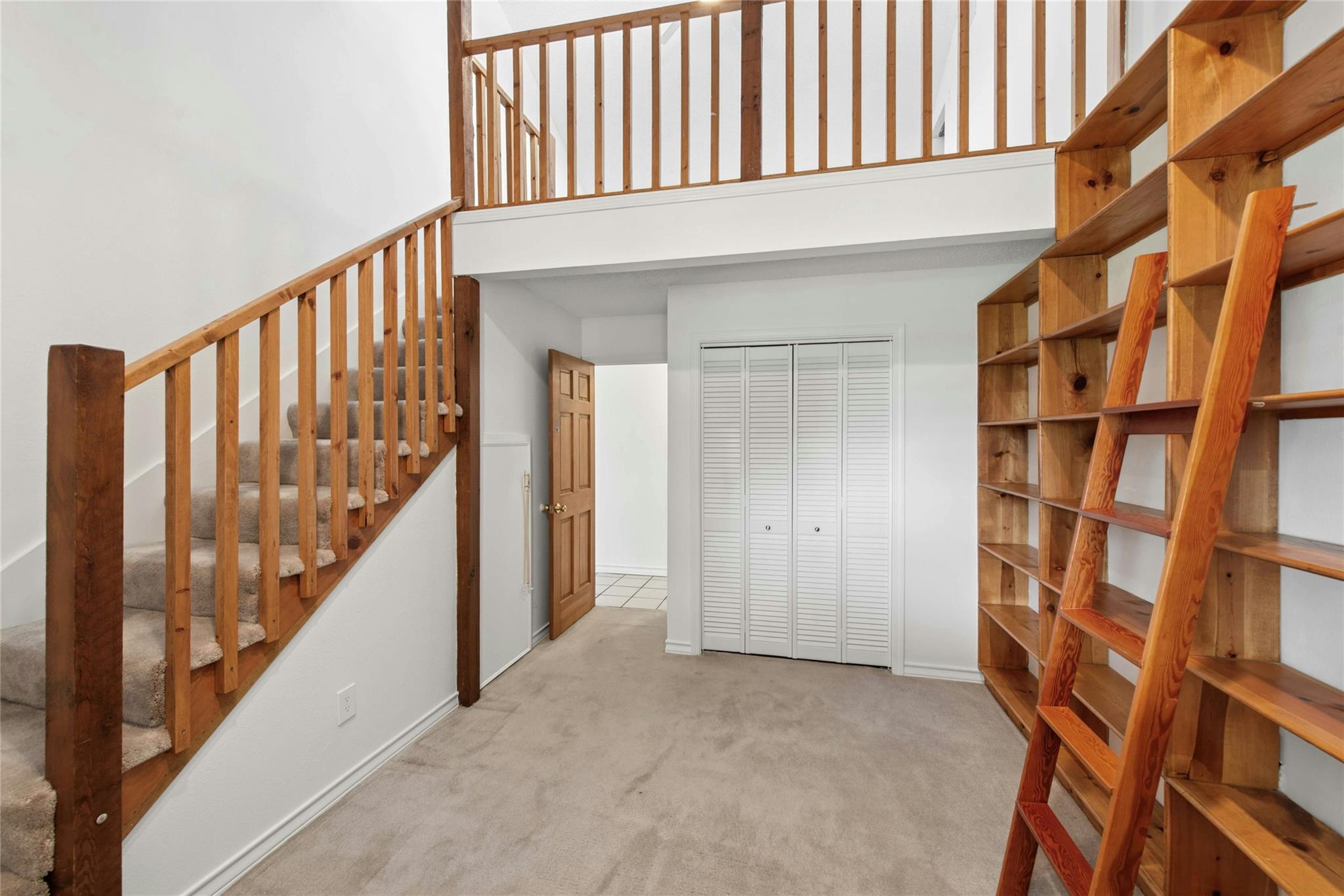 140 Donna DR
