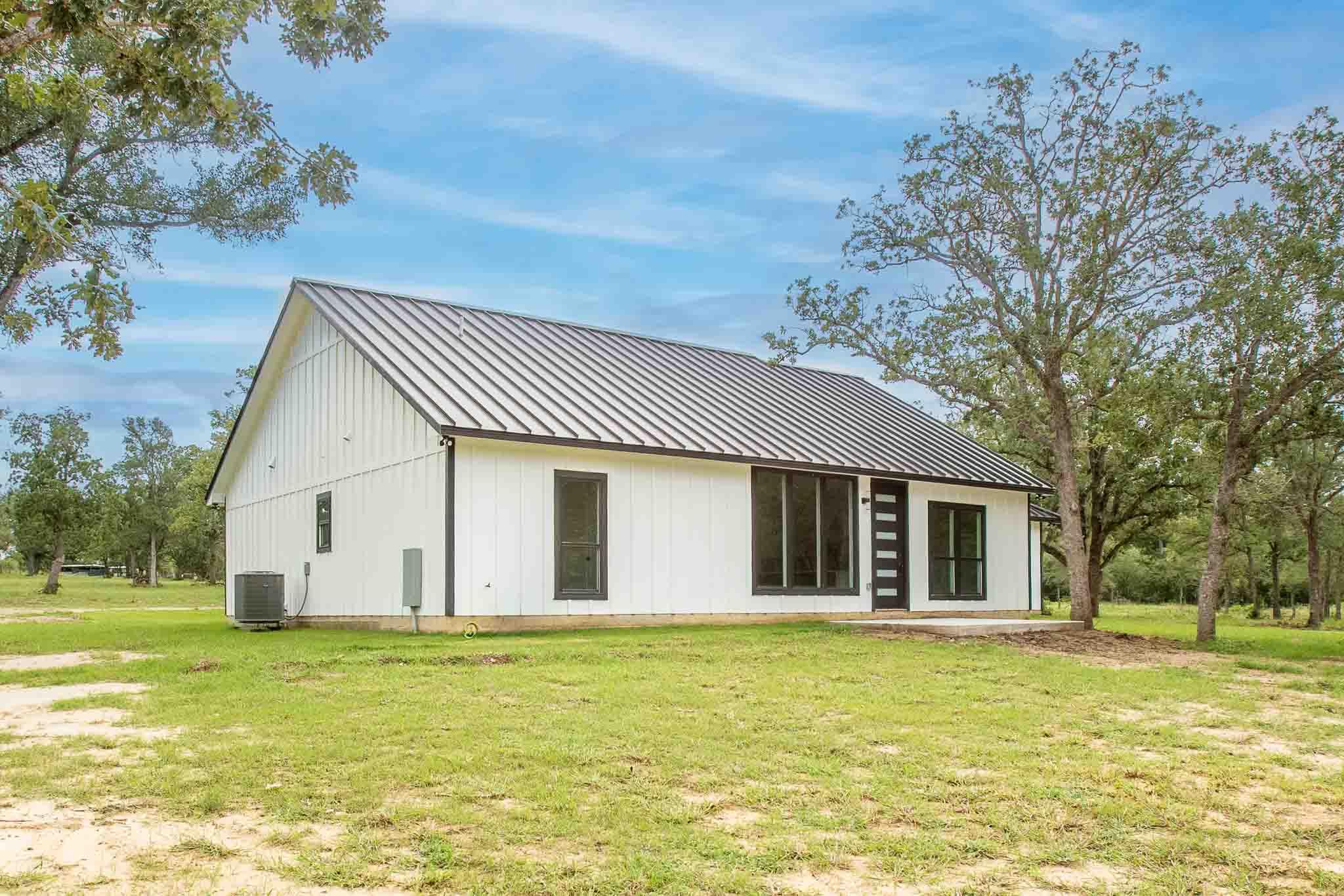 337 Smitty LN