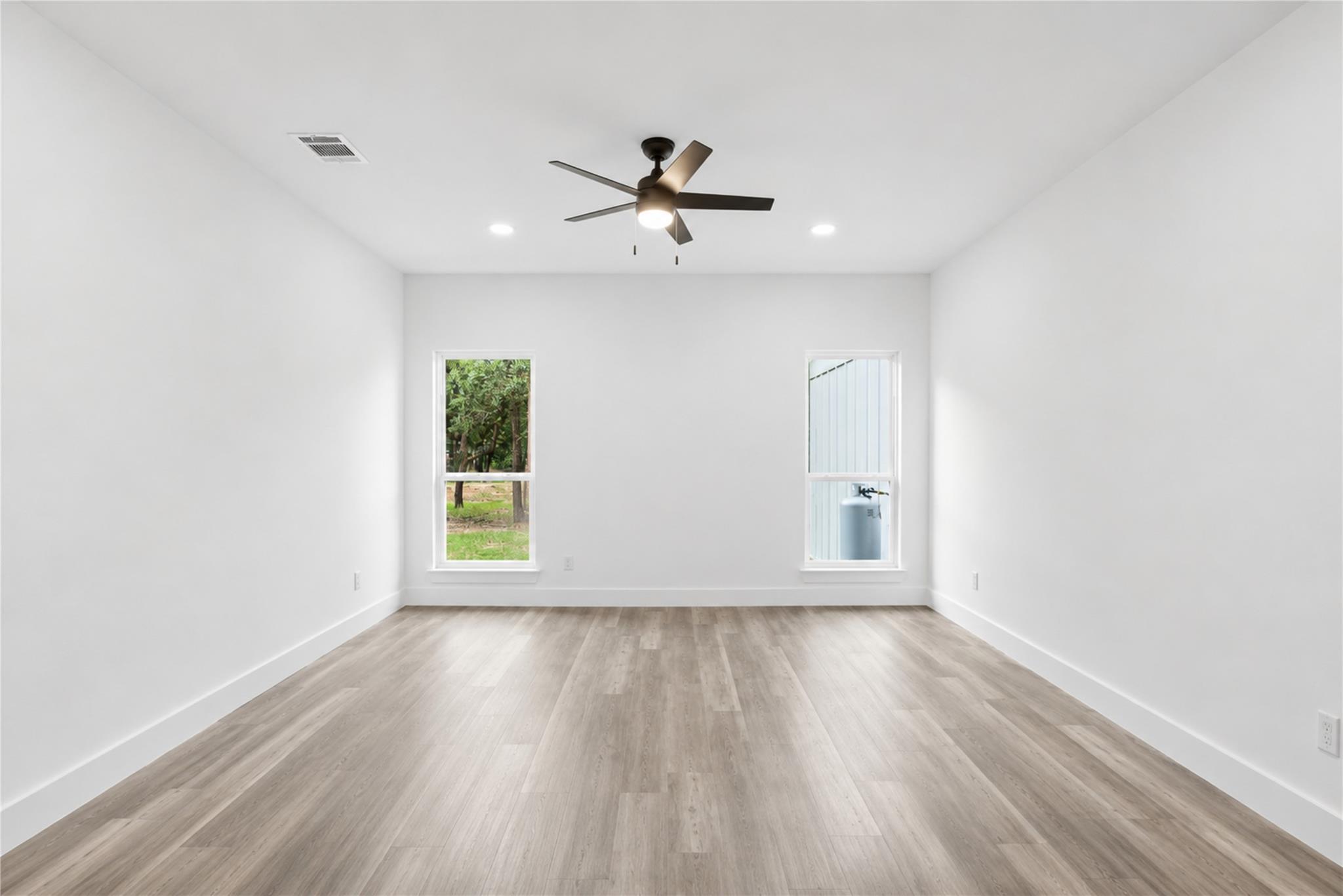 337 Smitty LN