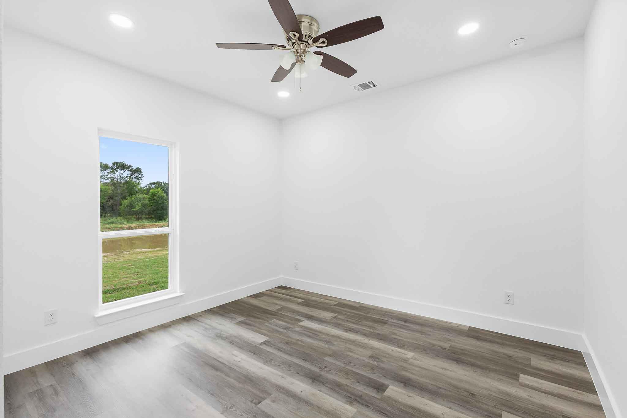 337 Smitty LN