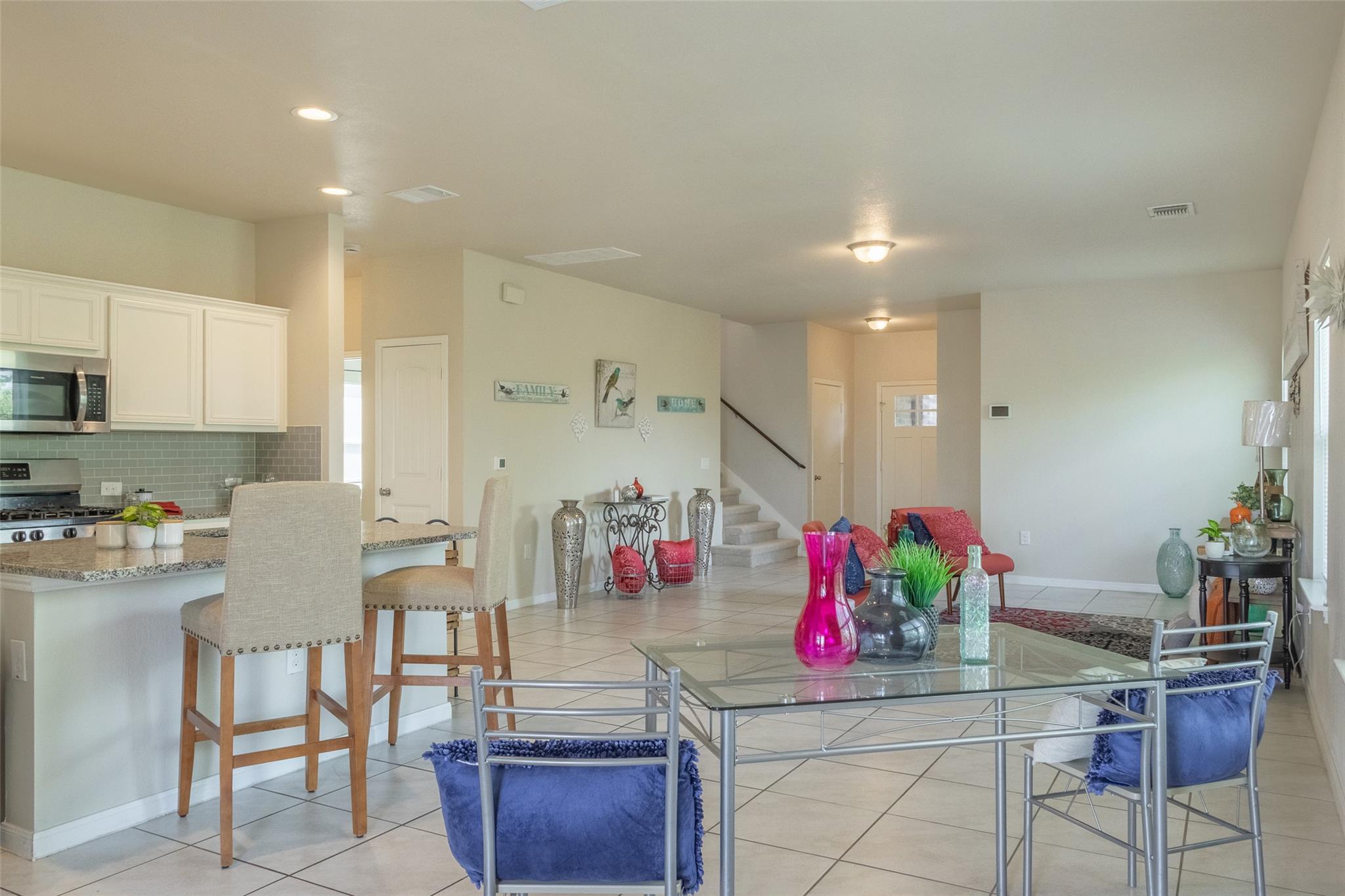 7225 Ranchito DR