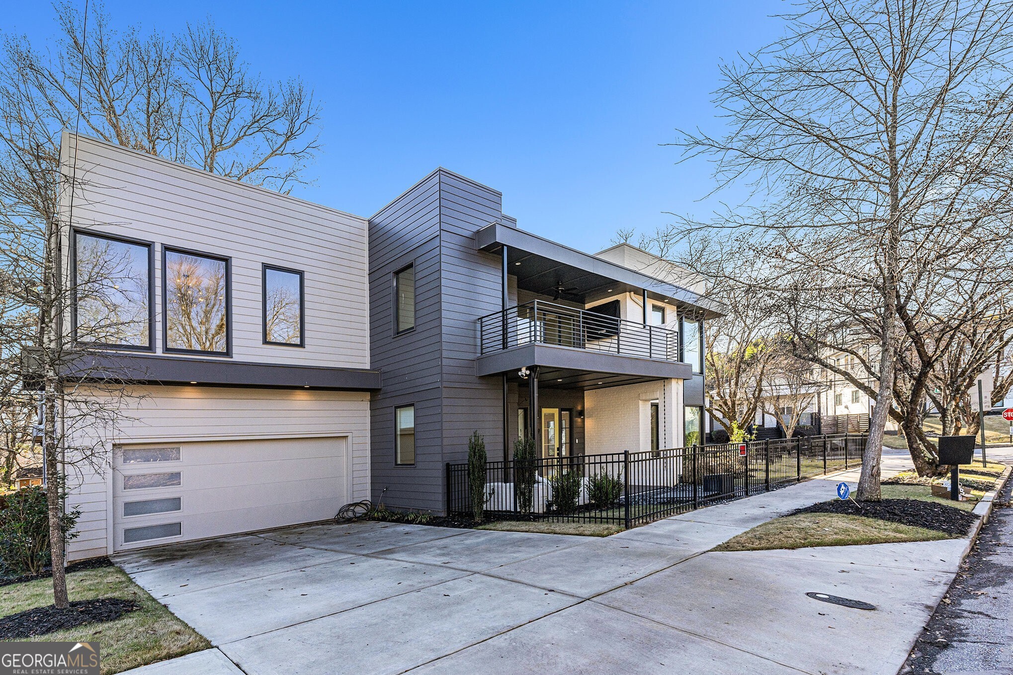 1099 Hawthorne Street NE