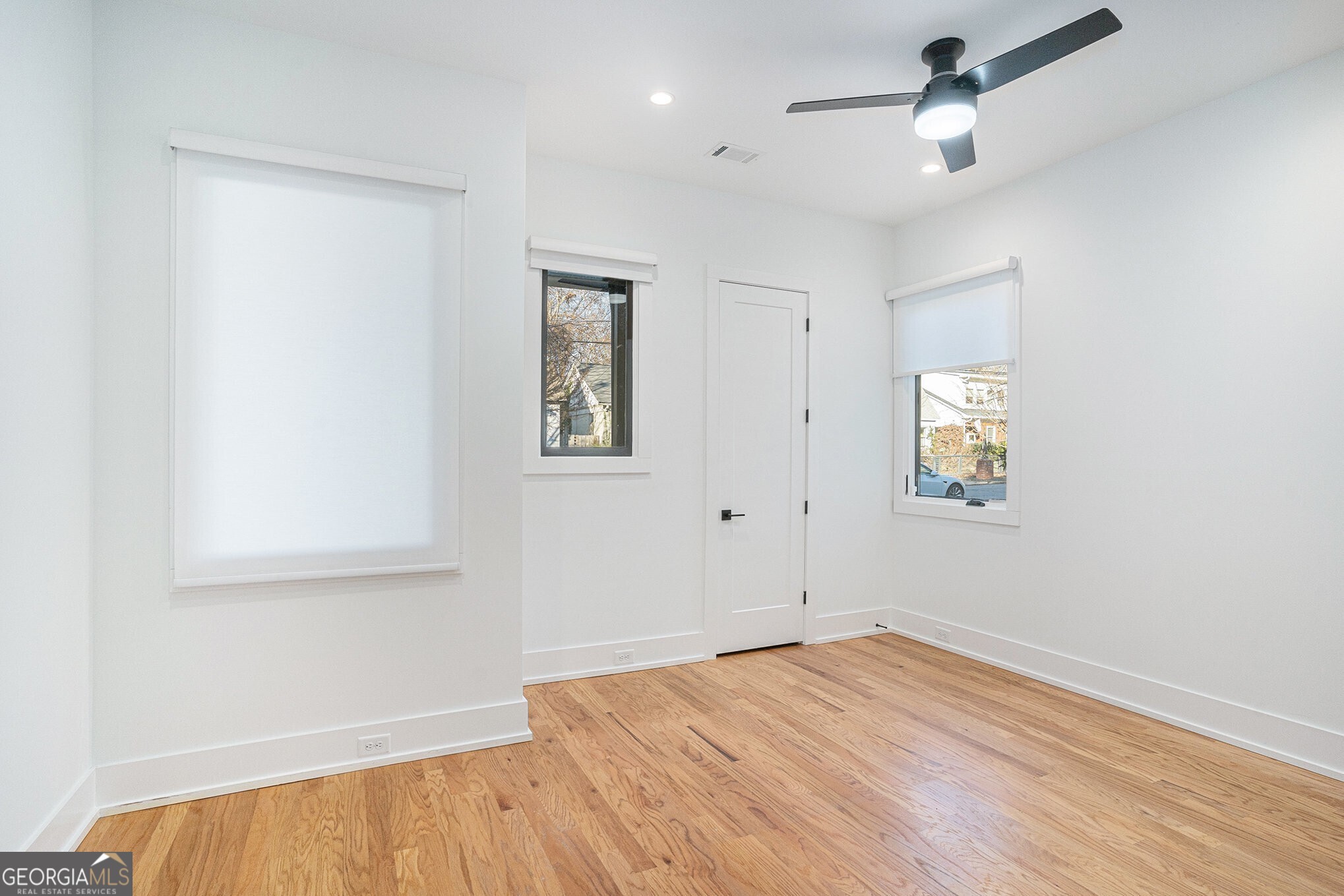 1099 Hawthorne Street NE