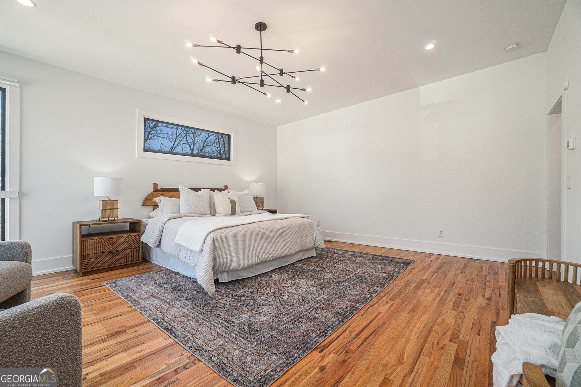 1099 Hawthorne Street NE