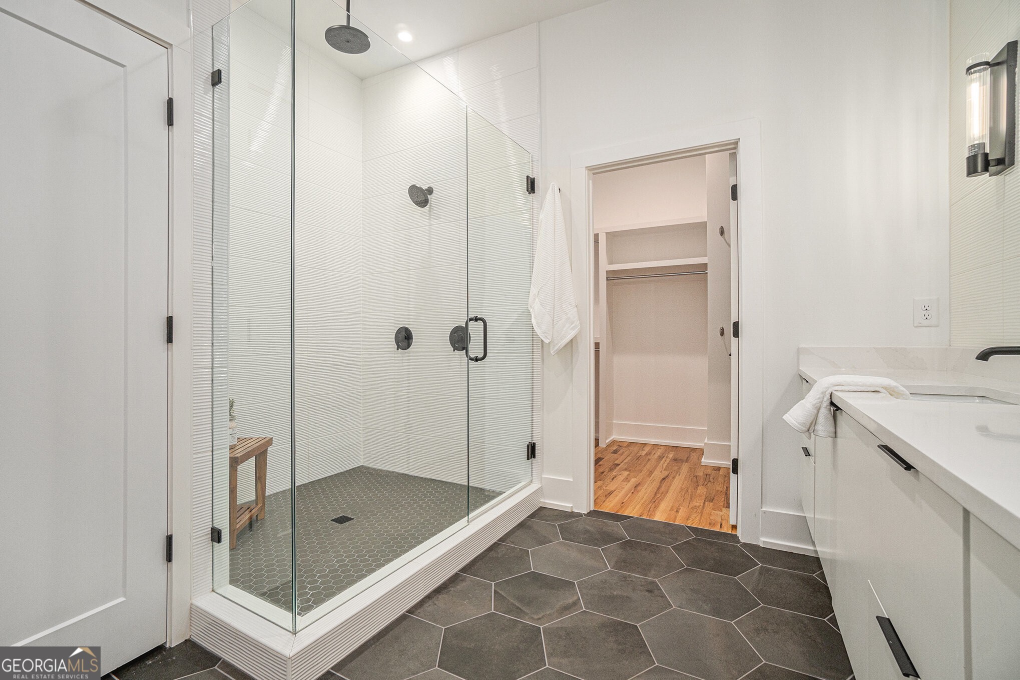 1099 Hawthorne Street NE