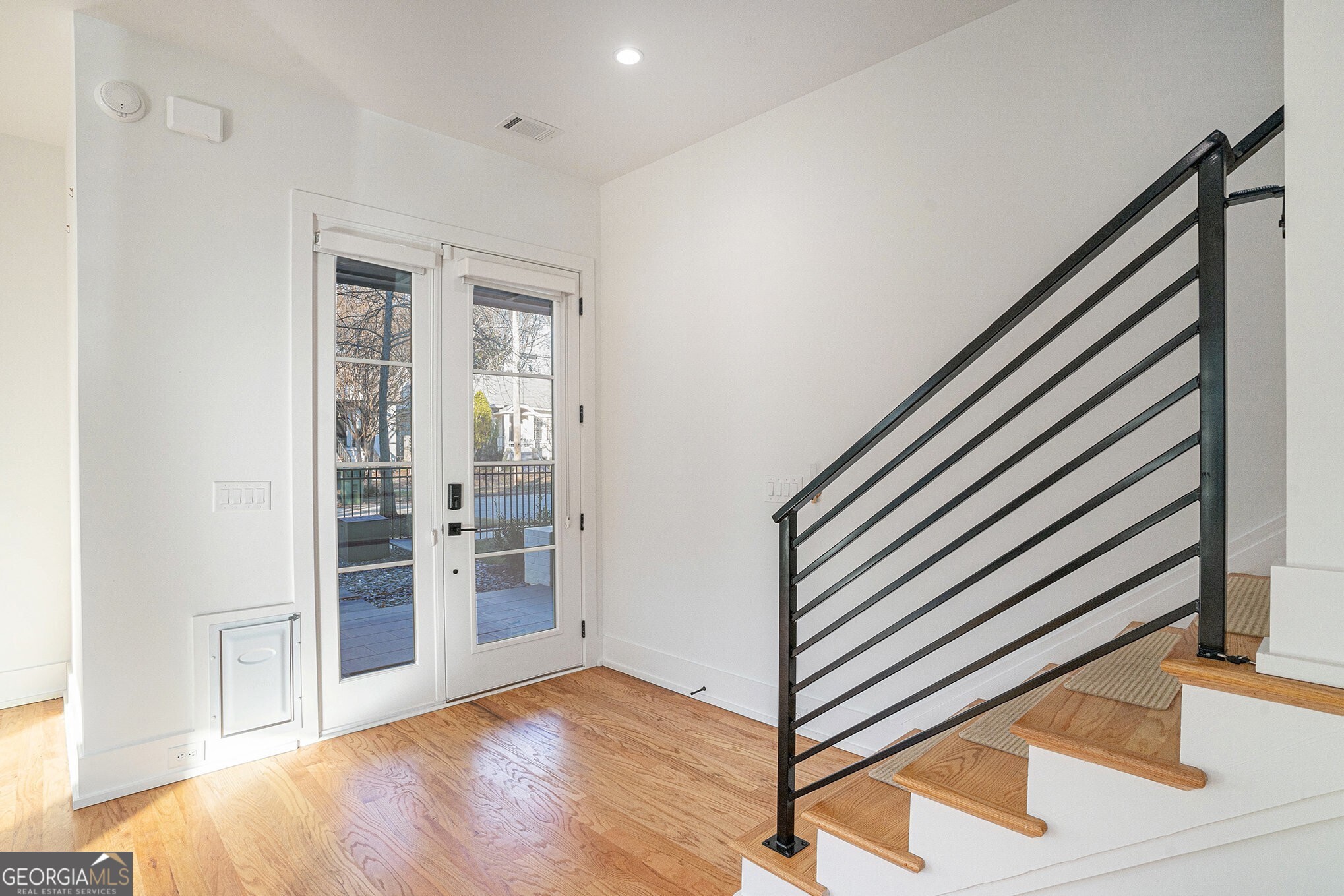 1099 Hawthorne Street NE