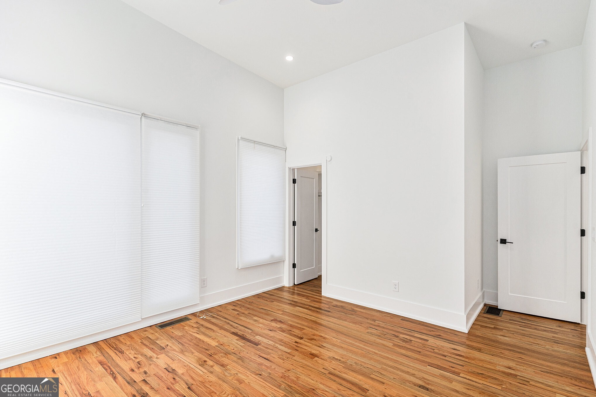 1099 Hawthorne Street NE