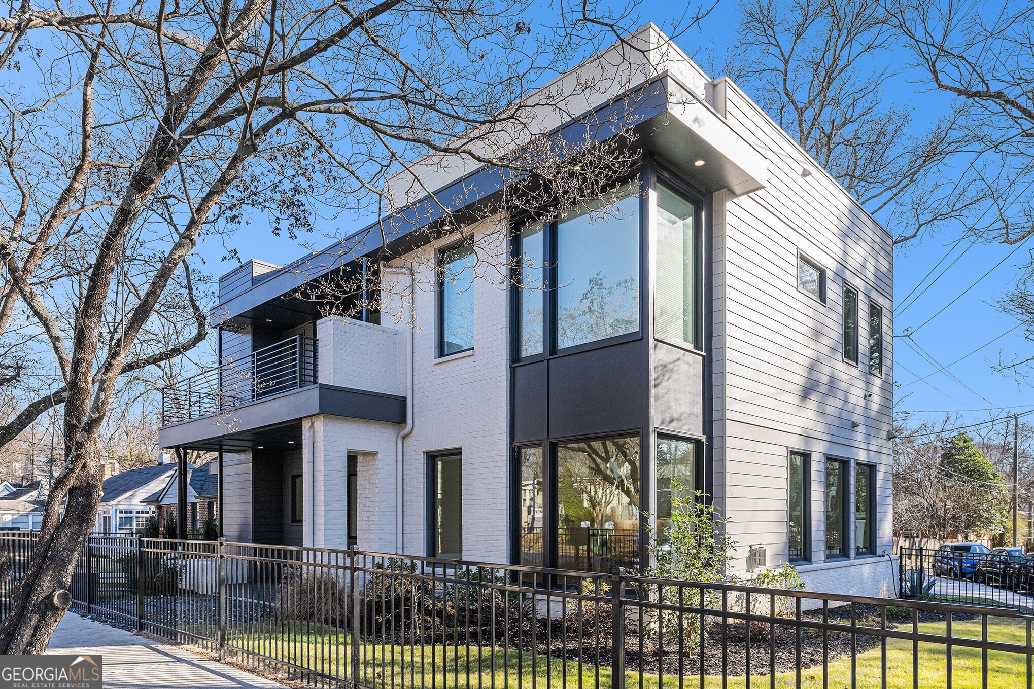 1099 Hawthorne Street NE