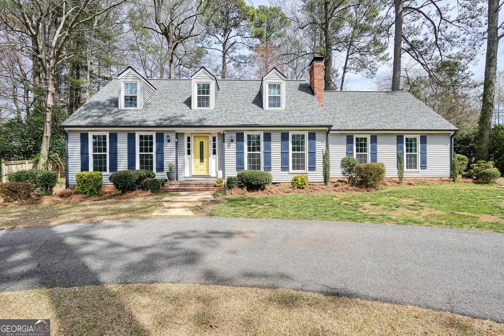1495 Longwood Drive SW