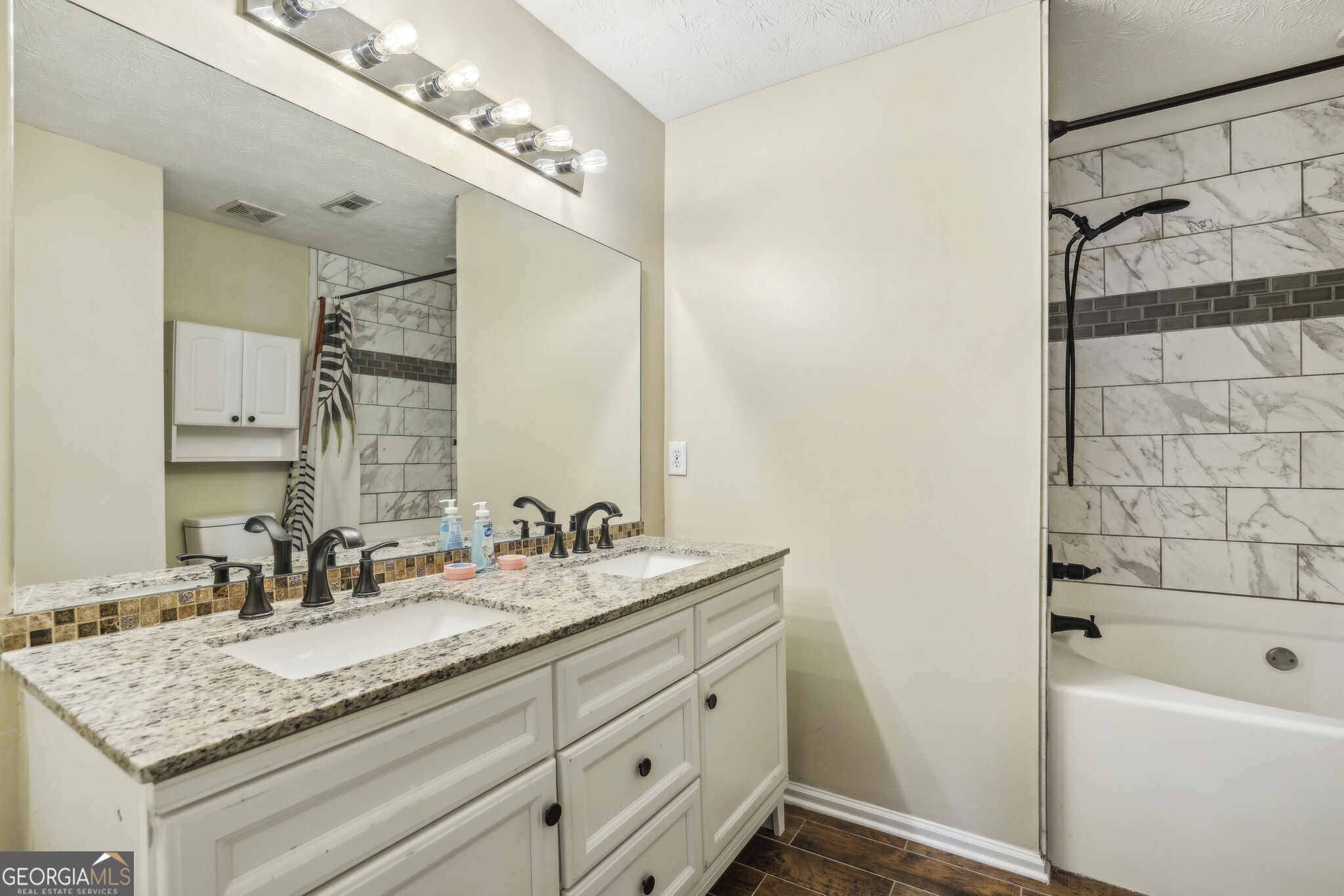 5233 Pinnacle Pointe Court