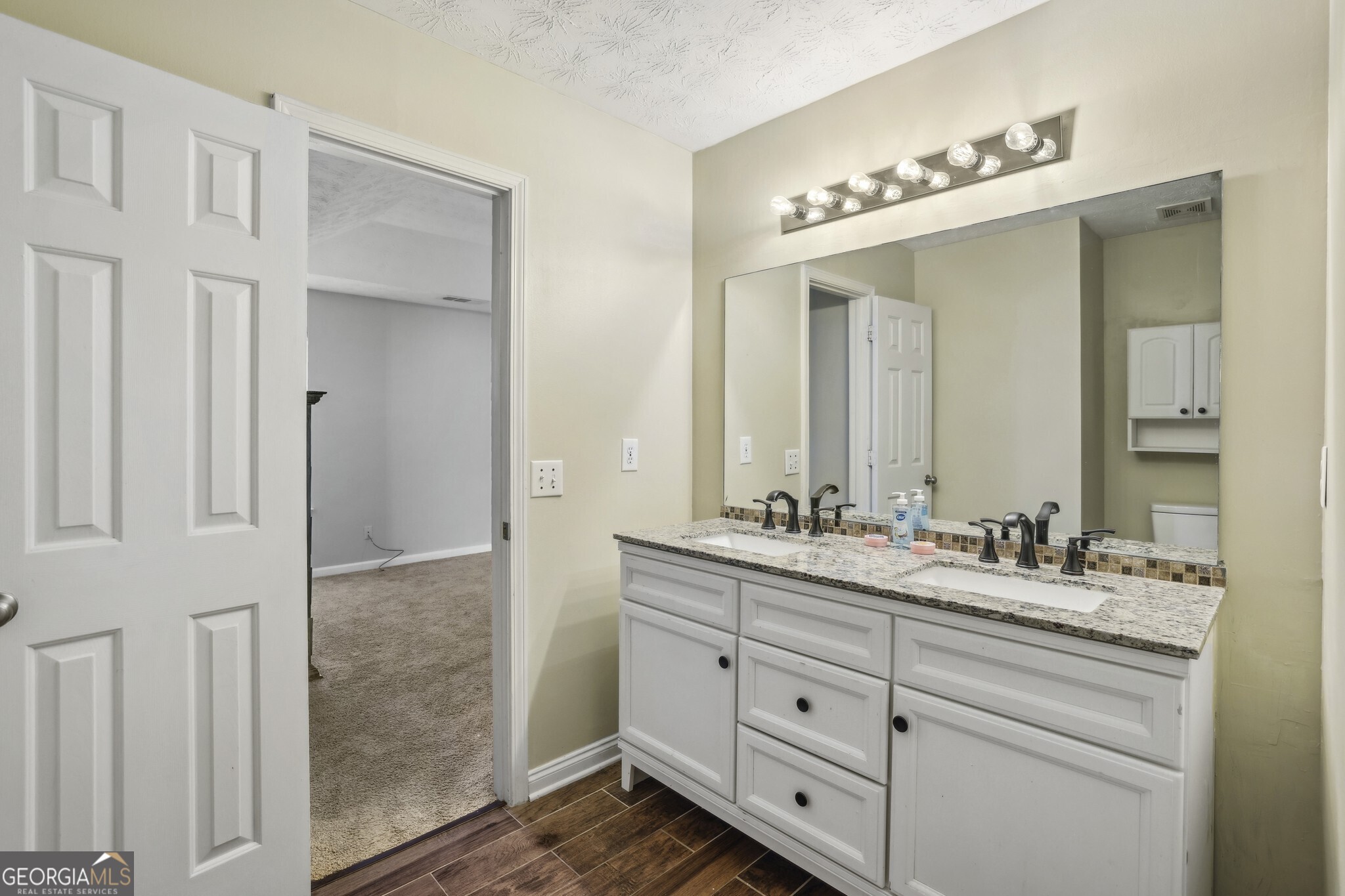 5233 Pinnacle Pointe Court