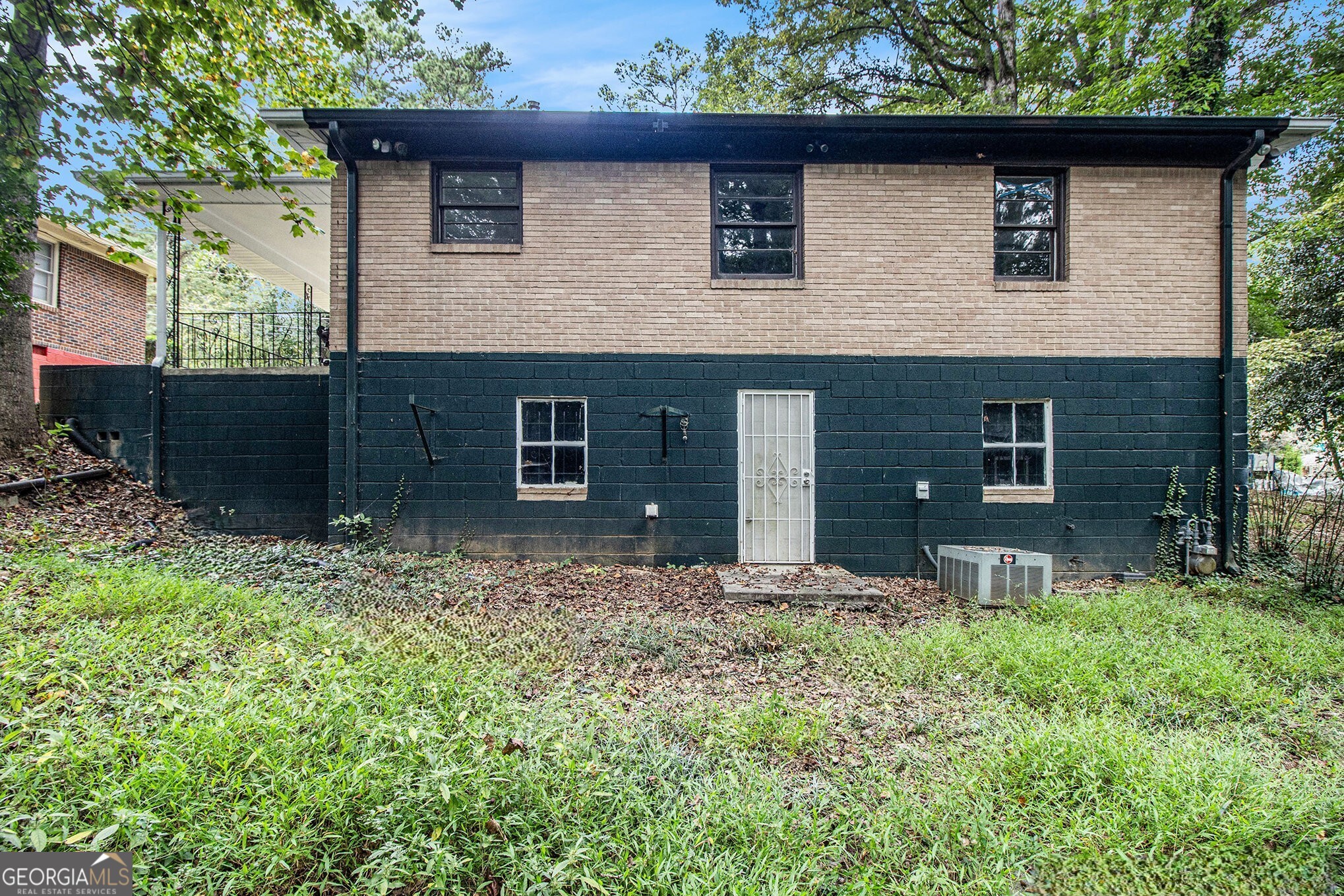 2550 Graywall Street