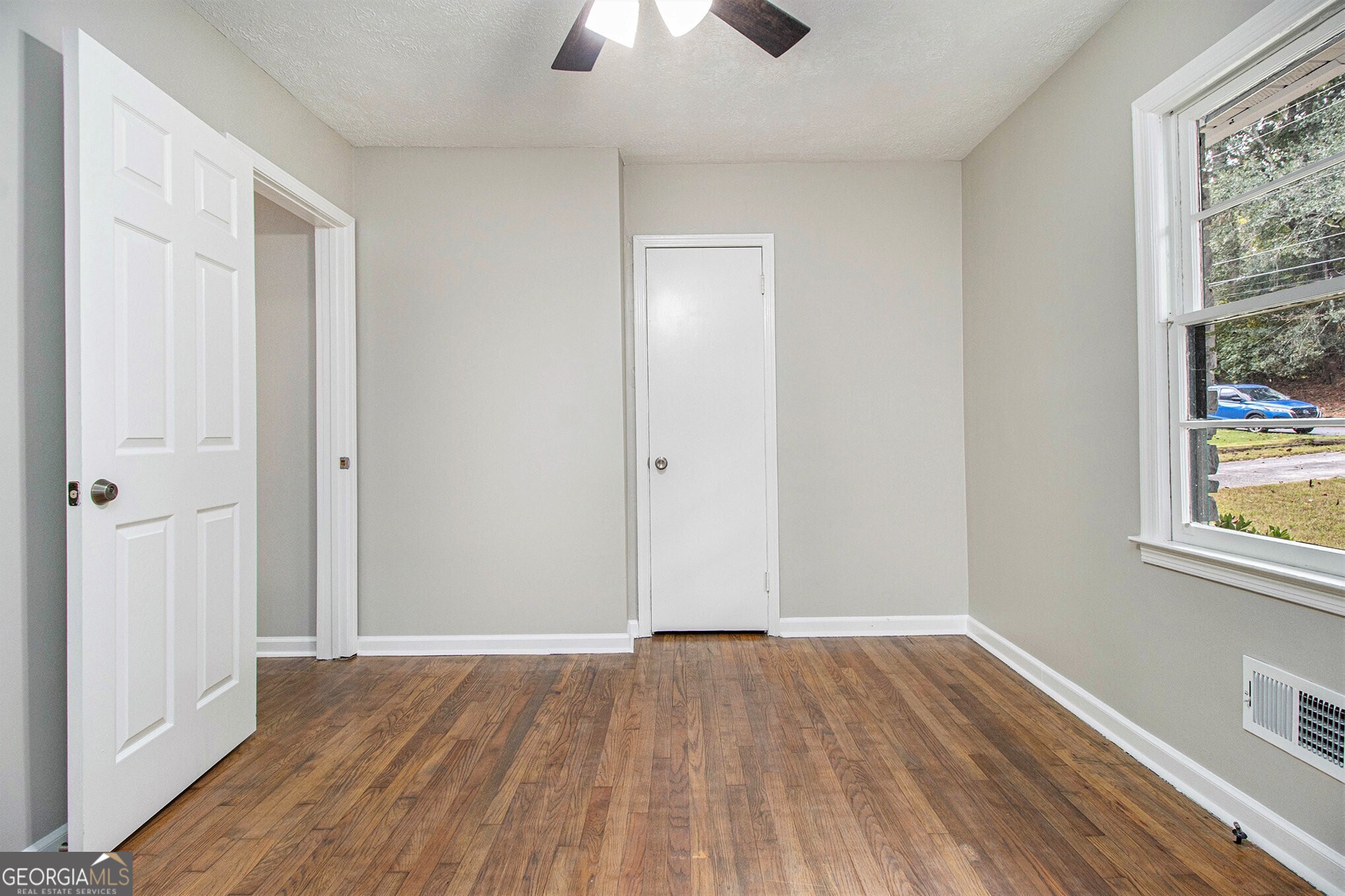 2550 Graywall Street