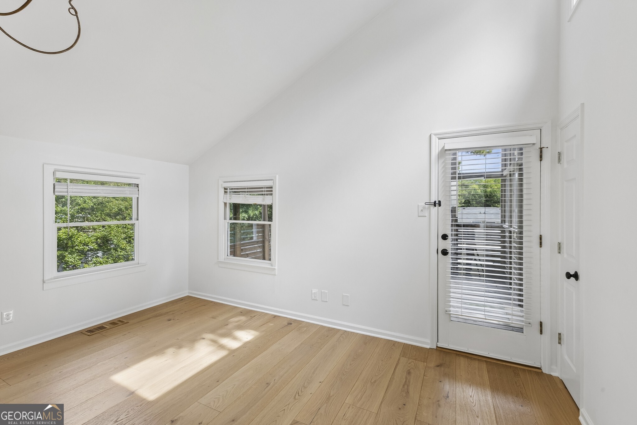 846 Saint Charles Avenue NE # B