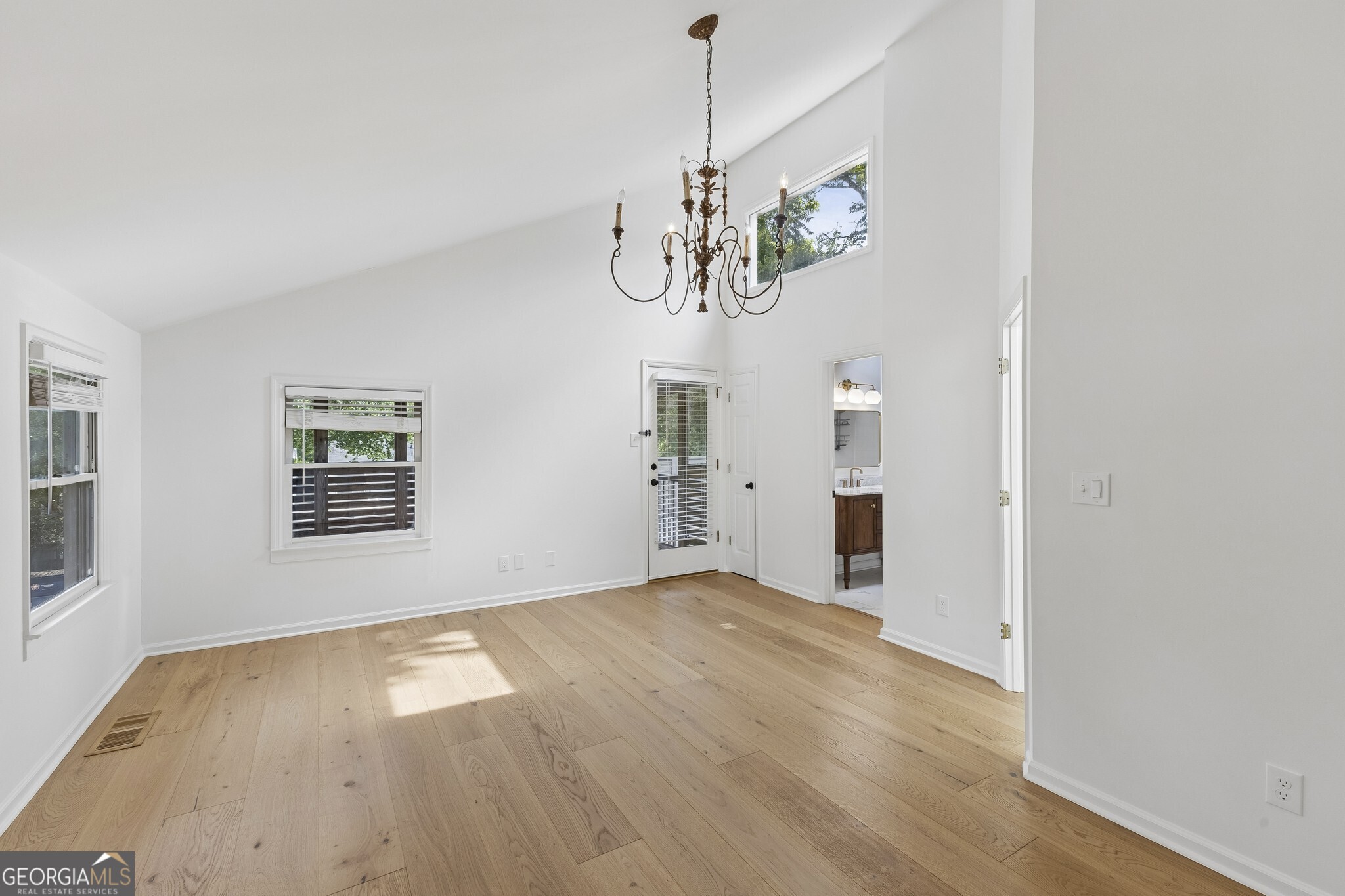 846 Saint Charles Avenue NE # B