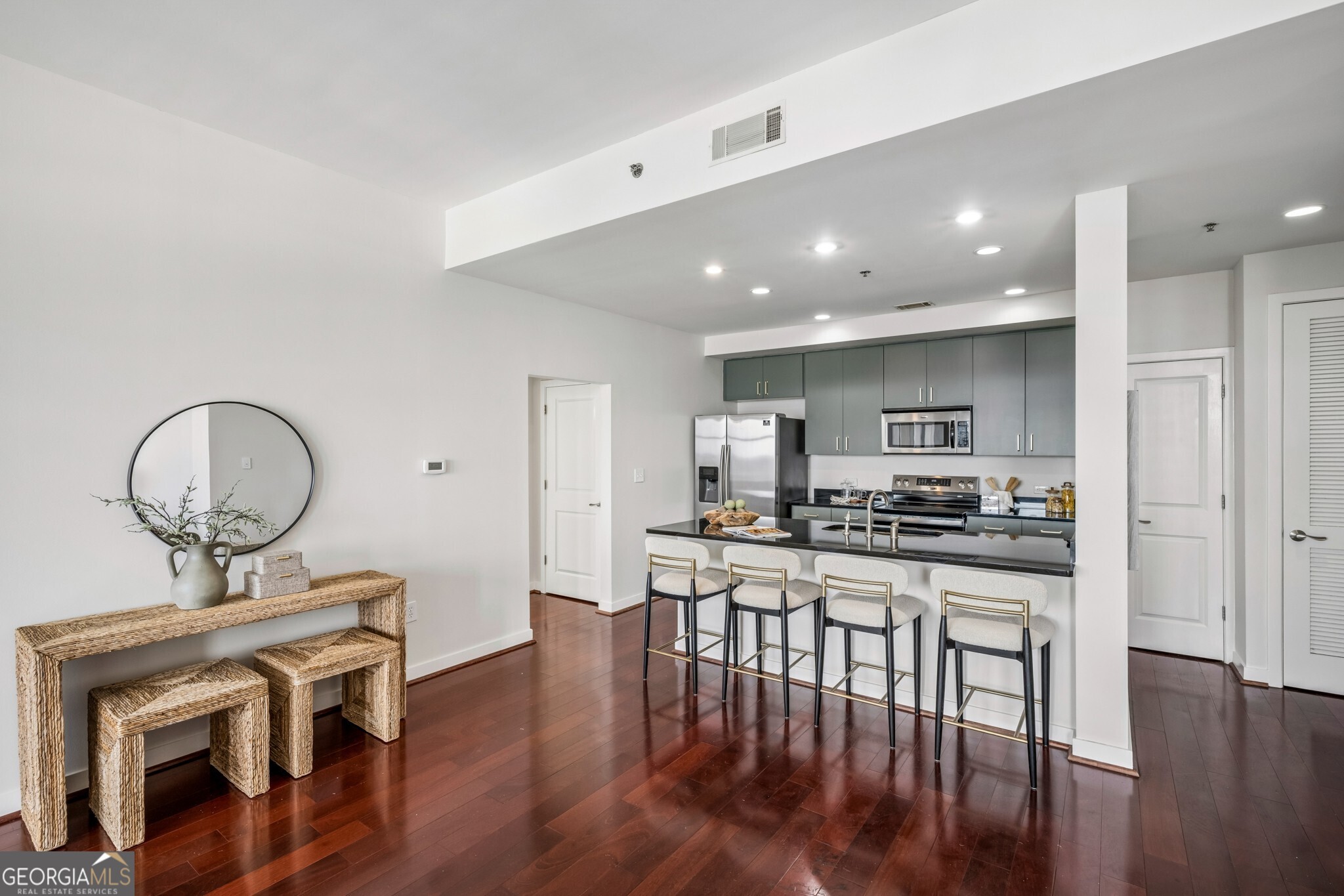 565 Peachtree Street NE # 1610