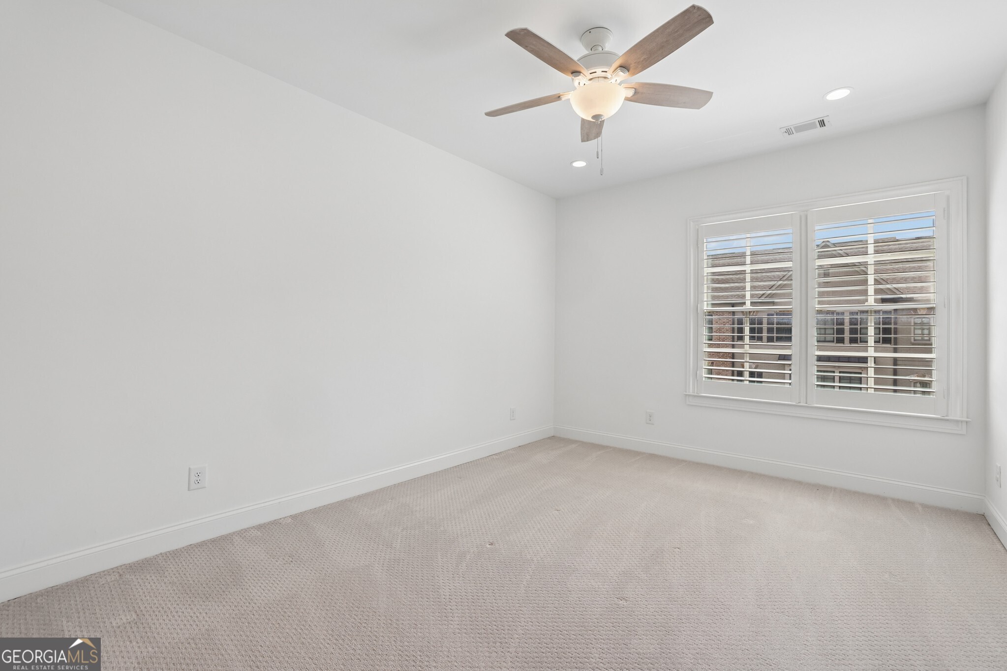 2422 Skyland Way NE