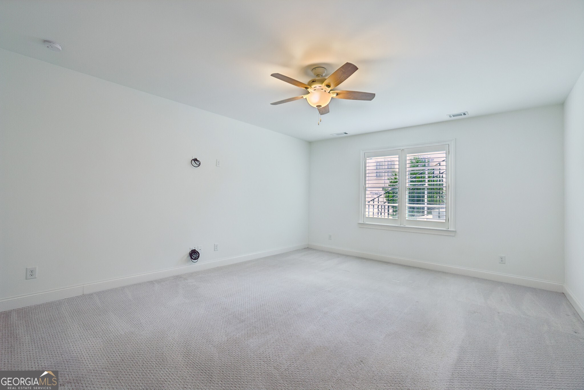 2422 Skyland Way NE