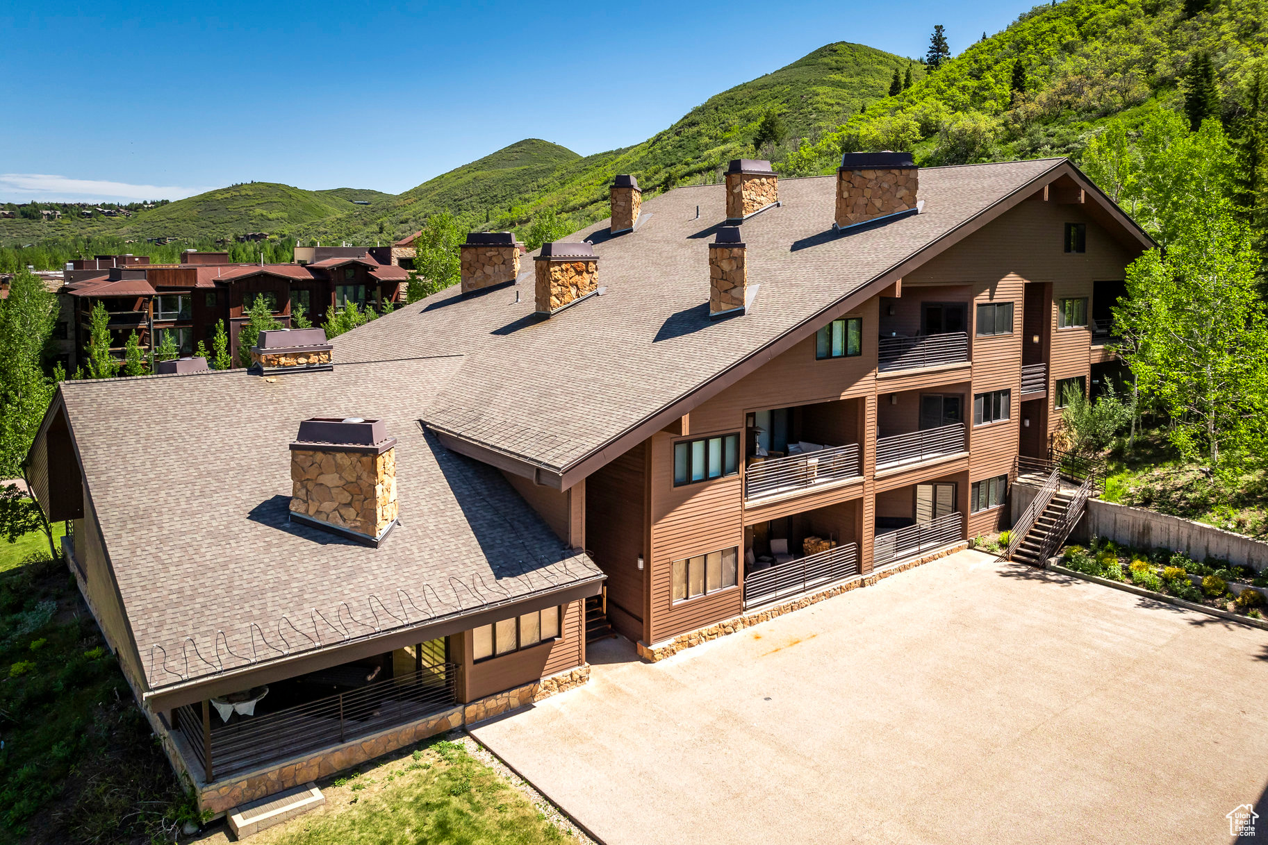 2700 DEER VALLEY DR #B302