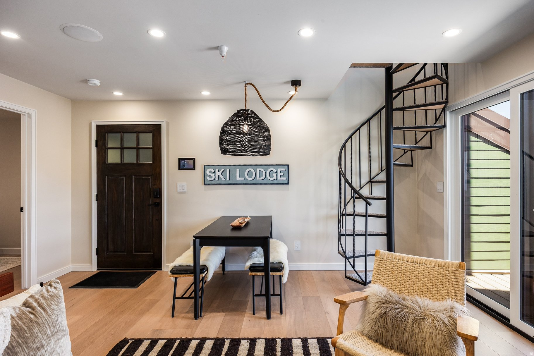 441 WOODSIDE AVE