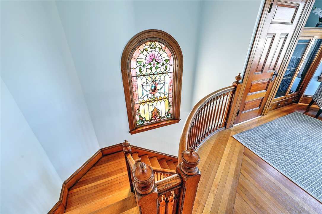 15 Adelphi Avenue