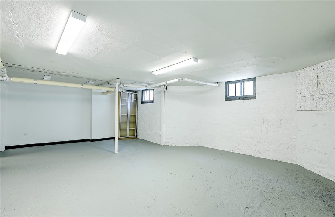 15 Adelphi Avenue