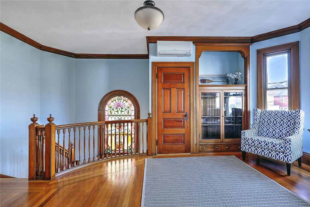 15 Adelphi Avenue