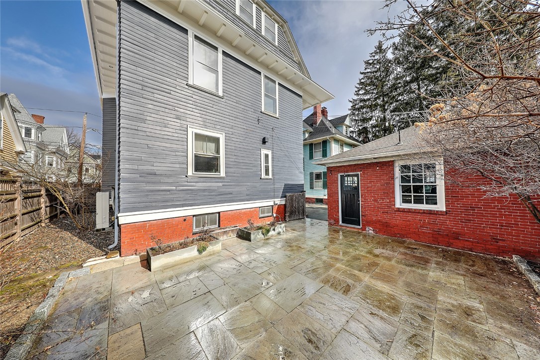 15 Adelphi Avenue