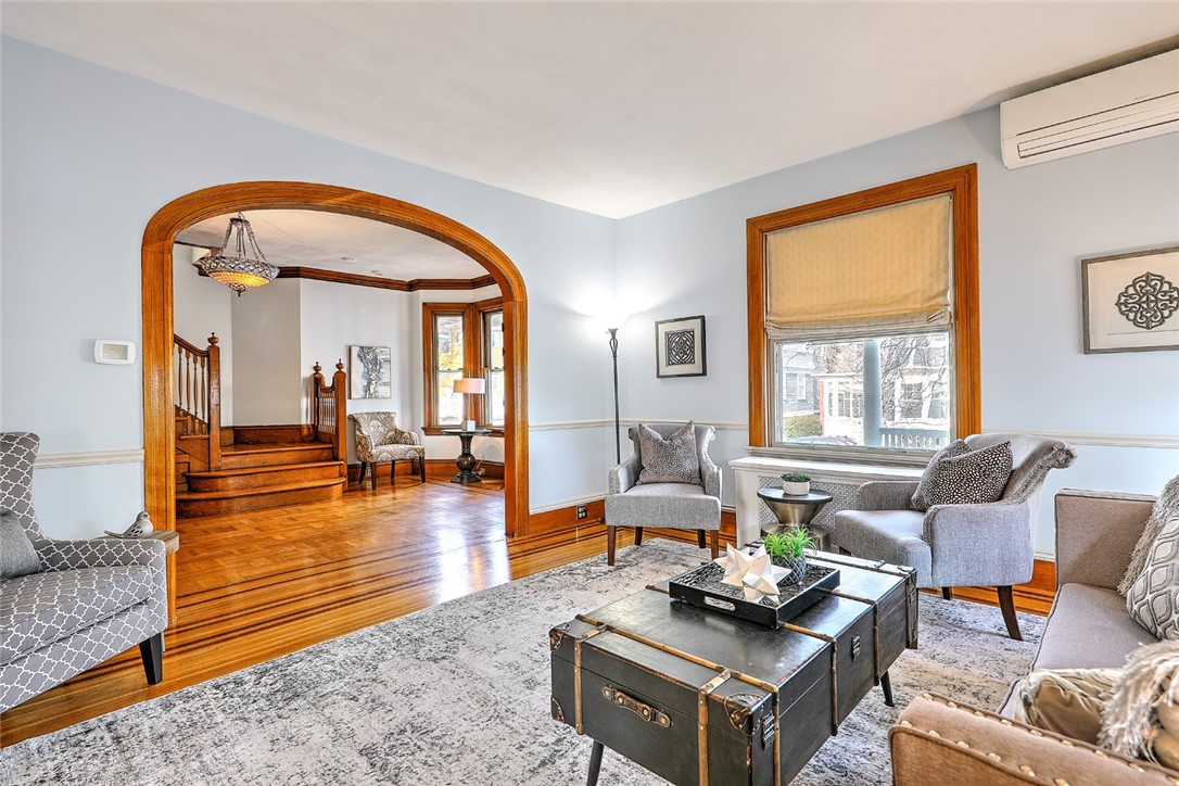 15 Adelphi Avenue