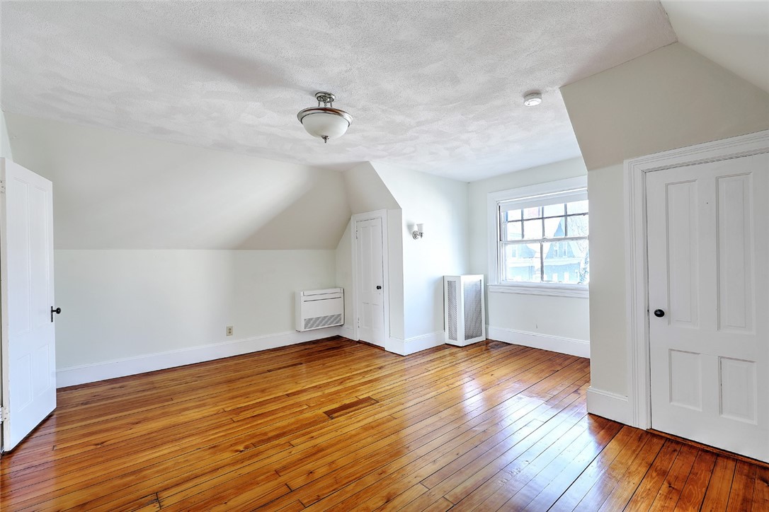 15 Adelphi Avenue