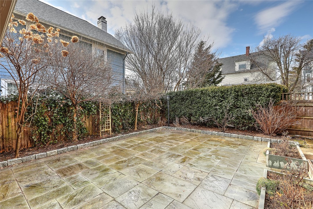 15 Adelphi Avenue