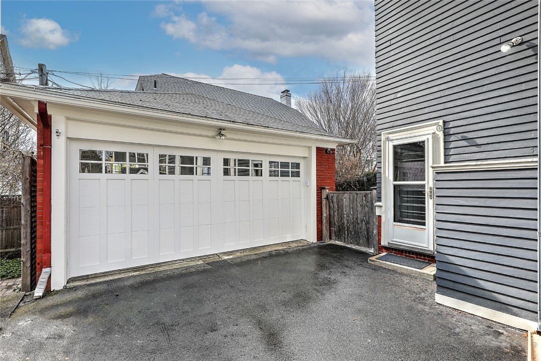 15 Adelphi Avenue