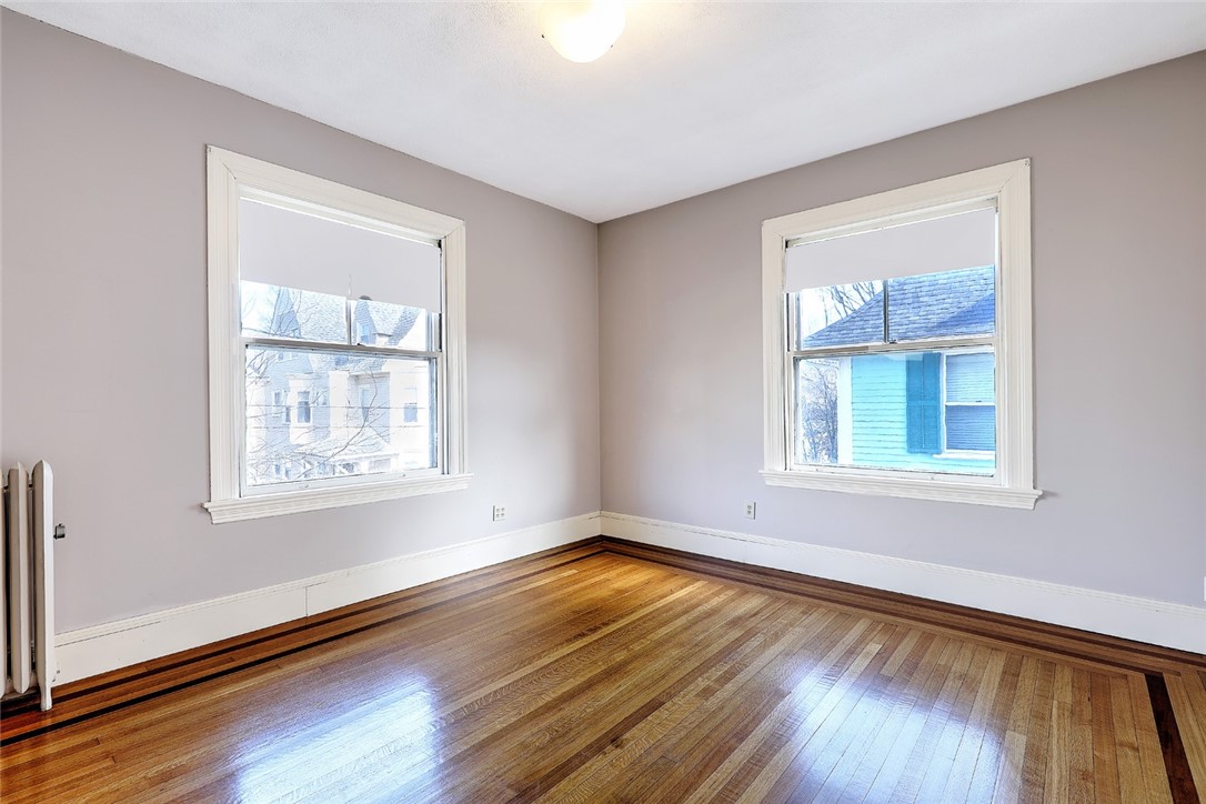 15 Adelphi Avenue