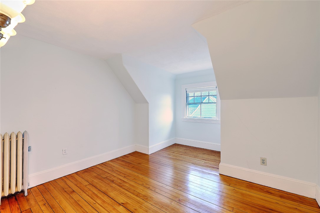 15 Adelphi Avenue