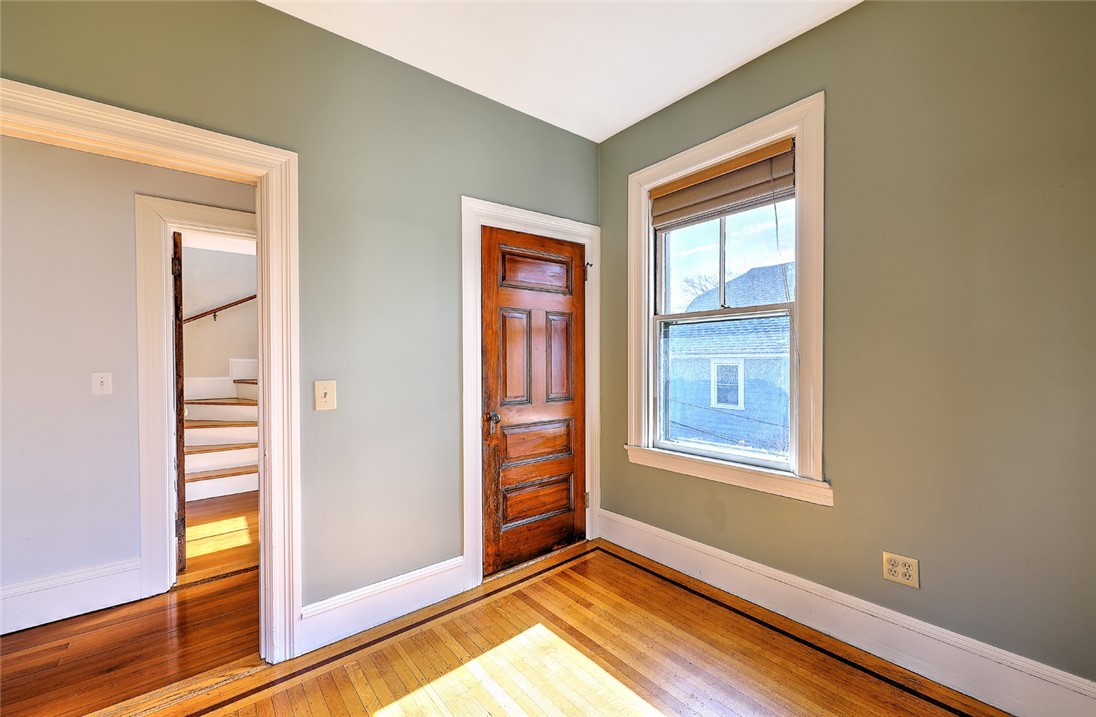 15 Adelphi Avenue
