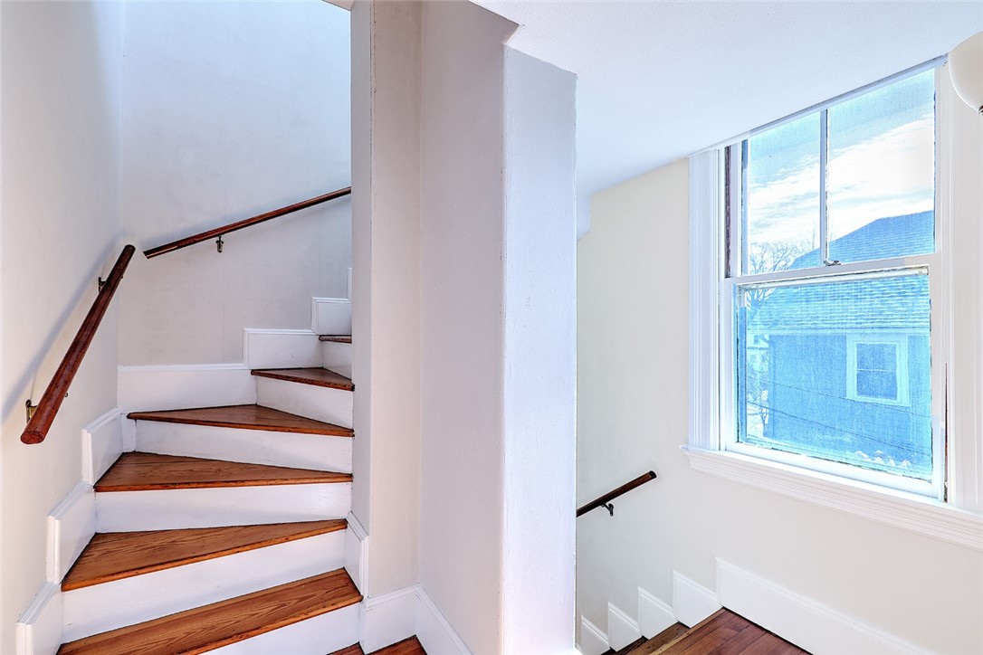 15 Adelphi Avenue