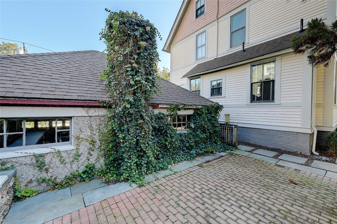76 Humboldt Avenue