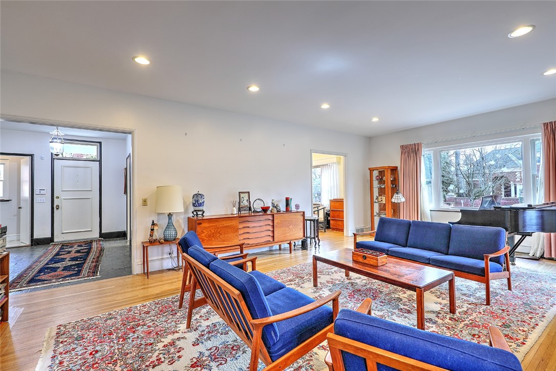 14 Loring Avenue
