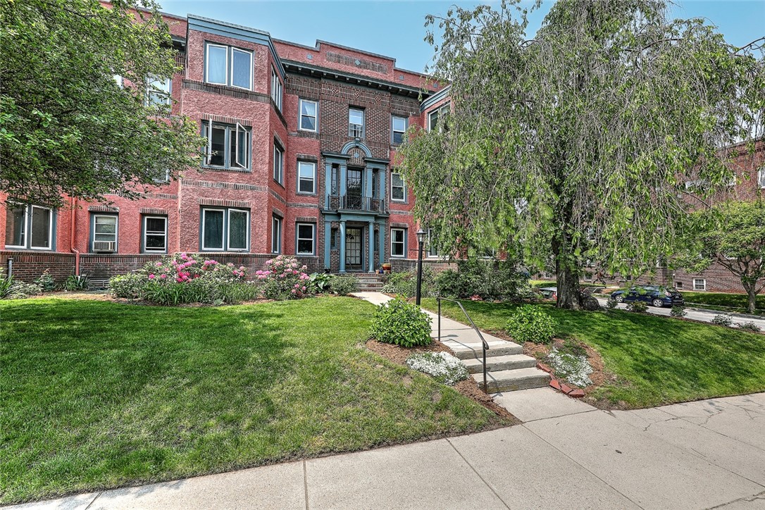 12 Blackstone Boulevard 8