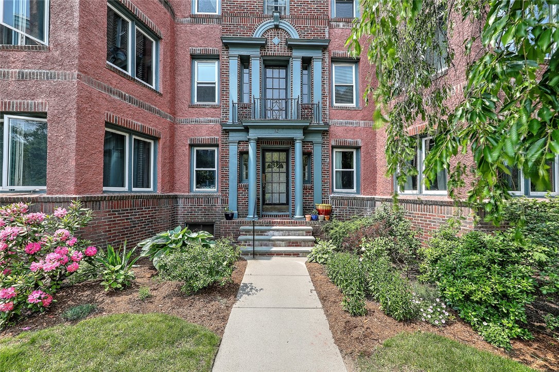 12 Blackstone Boulevard 8