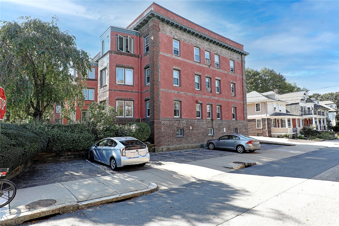 12 Blackstone Boulevard 8