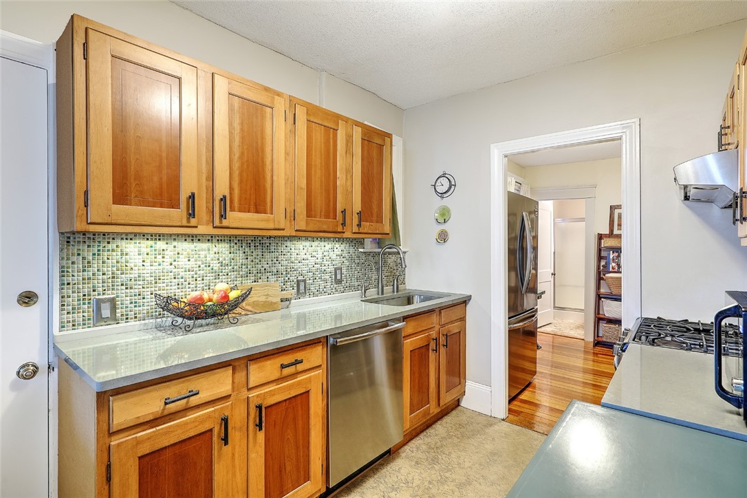 12 Blackstone Boulevard 8