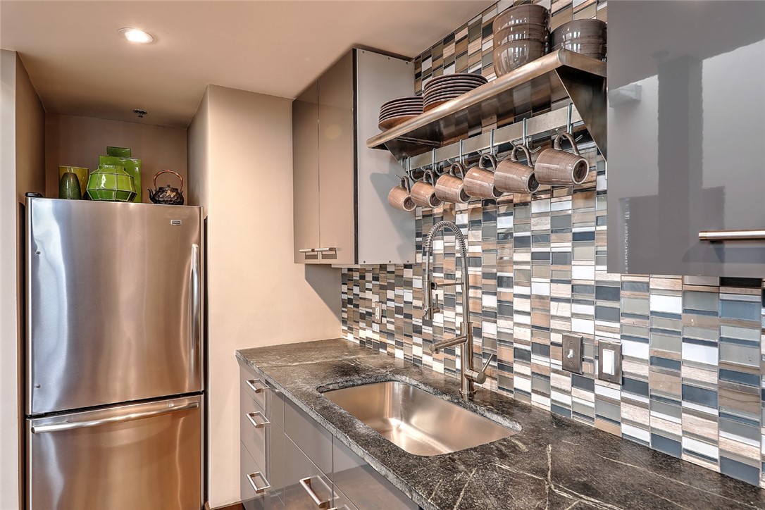 10 Exchange Court 615