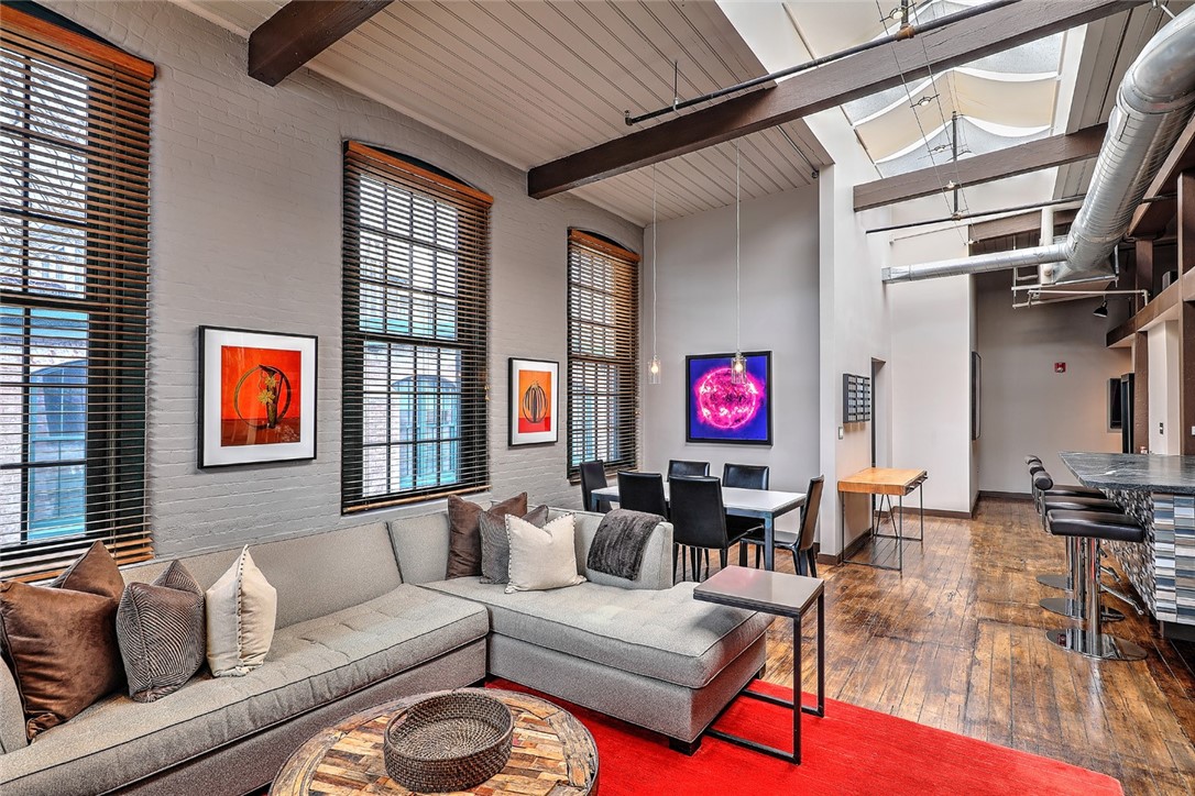 10 Exchange Court 615