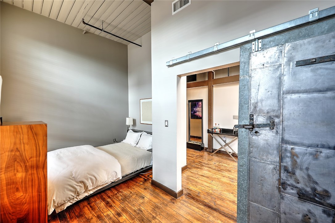 10 Exchange Court 615